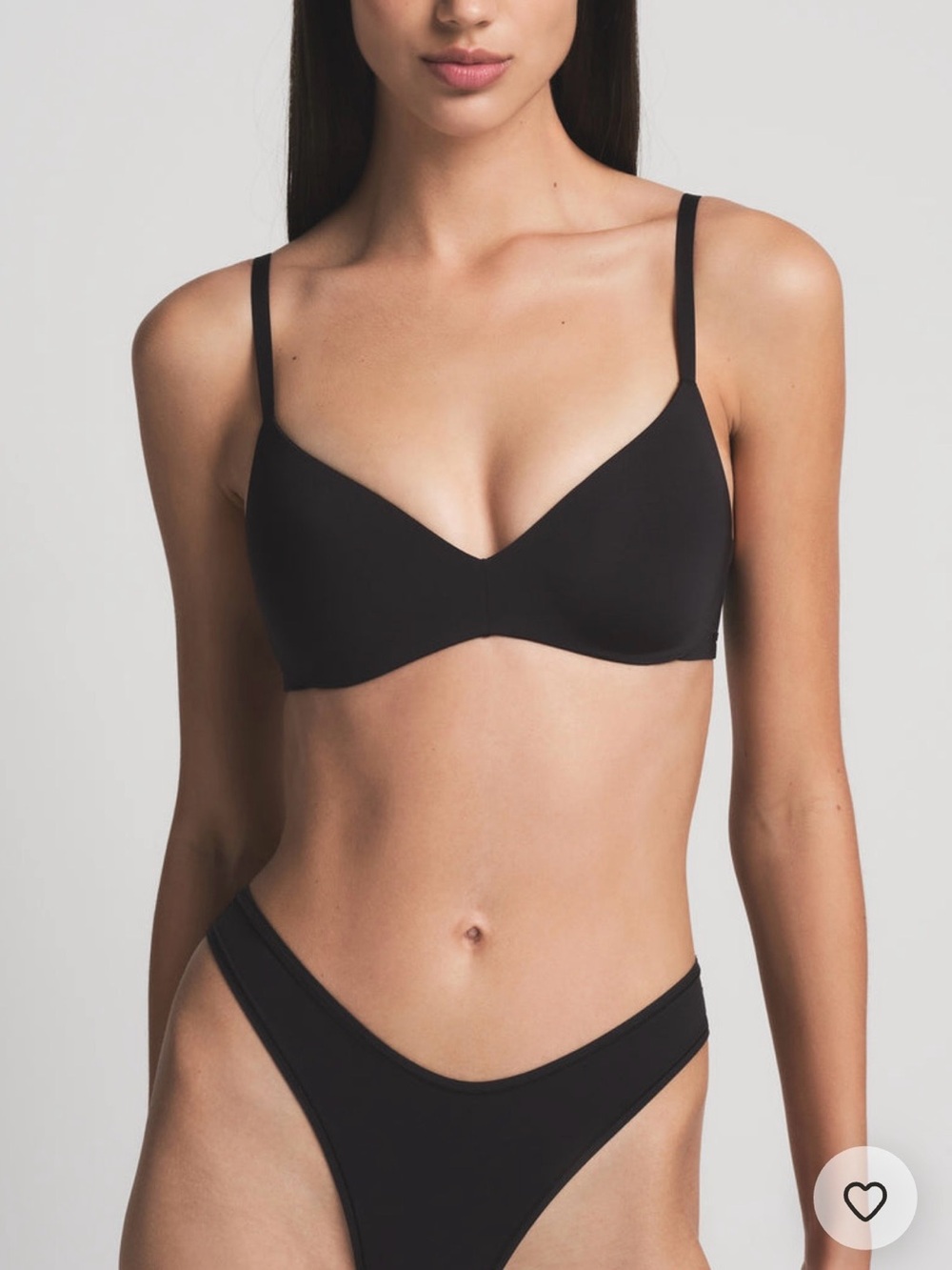 Skims WIRELESS FORM PUSH-UP
PLUNGE BRA